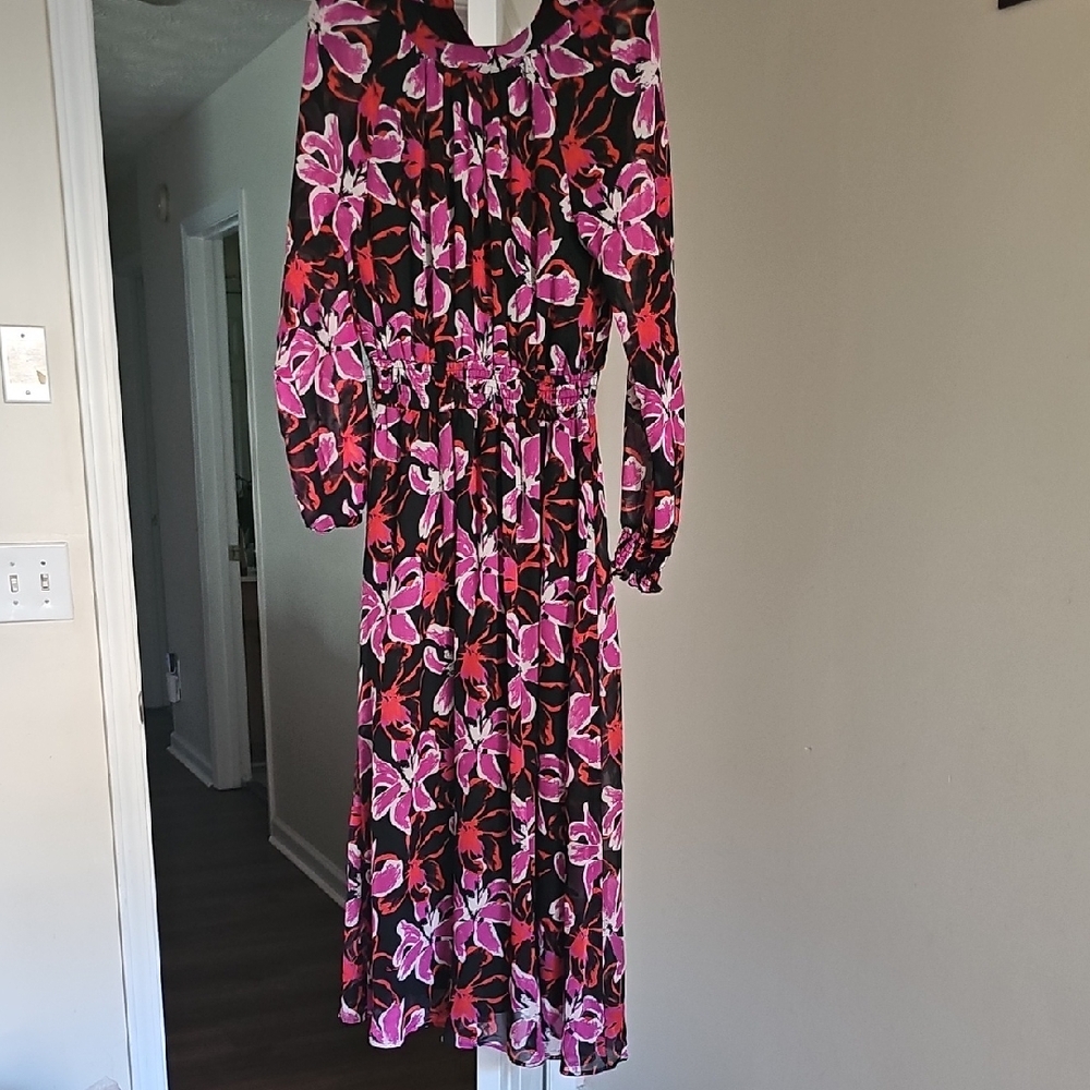 Elegant Floral Long Sleeve Dress in Pink and Black